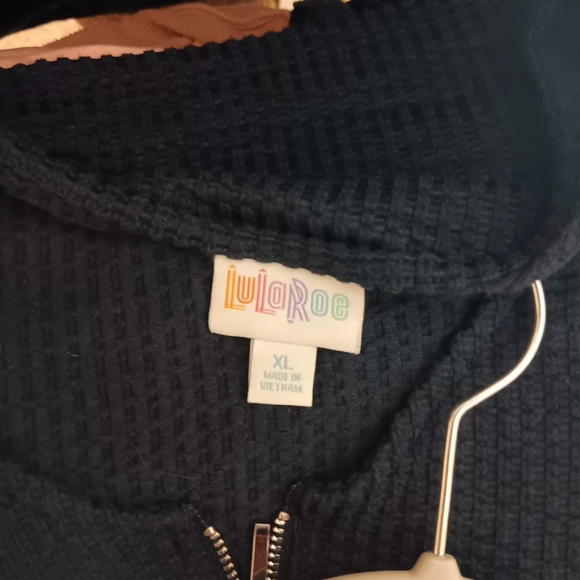 Women's Navy Zip-Front Sleeveless Top - Picture 11 of 11